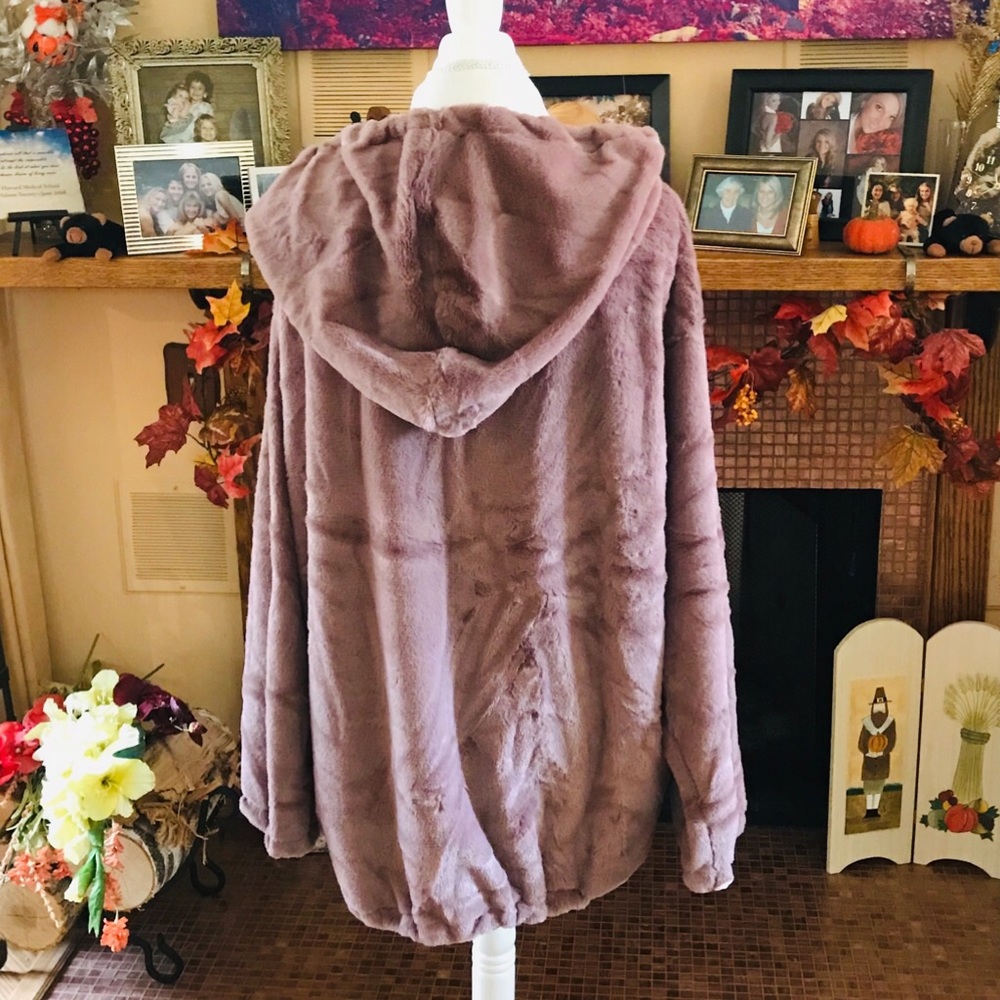 5⭐️ Rated Purple Plush Oversized Teddy Bear Hoodie - Picture 6 of 8